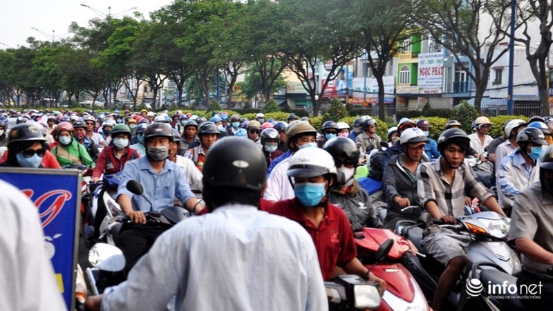TP.HCM: Ngã tư An Sương kẹt xe kinh hoàng trong ngày đầu thi công - ảnh 3