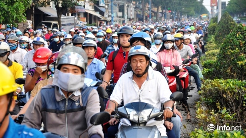 TP.HCM: Ngã tư An Sương kẹt xe kinh hoàng trong ngày đầu thi công - ảnh 5