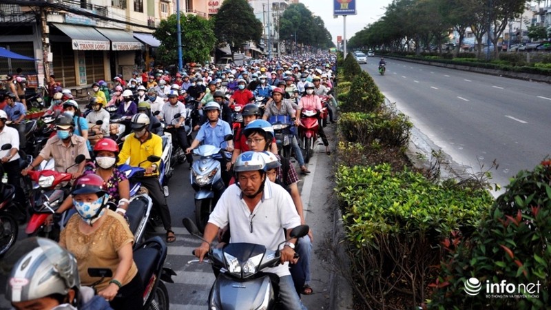 TP.HCM: Ngã tư An Sương kẹt xe kinh hoàng trong ngày đầu thi công - ảnh 6