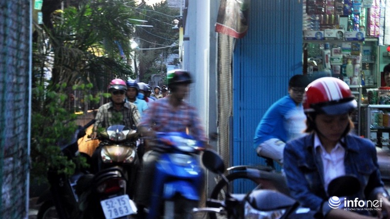 TP.HCM: Ngã tư An Sương kẹt xe kinh hoàng trong ngày đầu thi công - ảnh 9