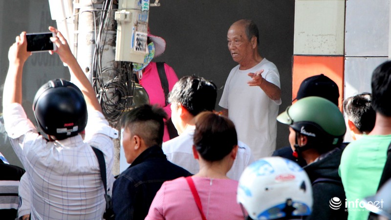 Muôn cách phản ứng của người dân khi bị xử lý vì lấn chiếm vỉa hè - ảnh 17