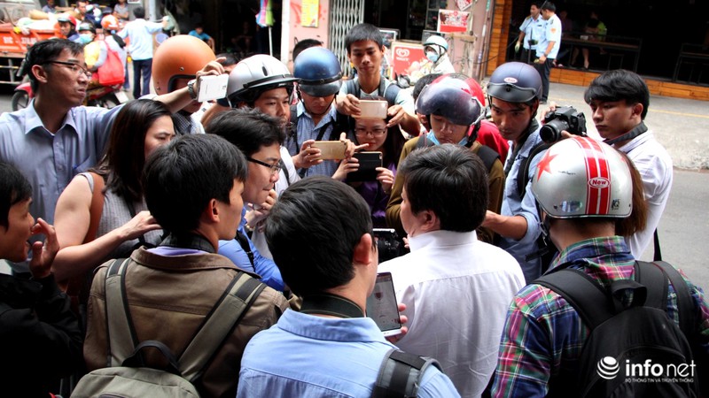 Muôn cách phản ứng của người dân khi bị xử lý vì lấn chiếm vỉa hè - ảnh 19