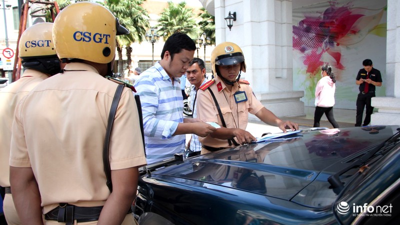 Muôn cách phản ứng của người dân khi bị xử lý vì lấn chiếm vỉa hè - ảnh 5