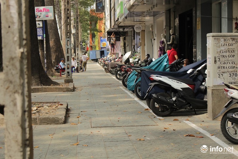 TP.HCM: Vỉa hè