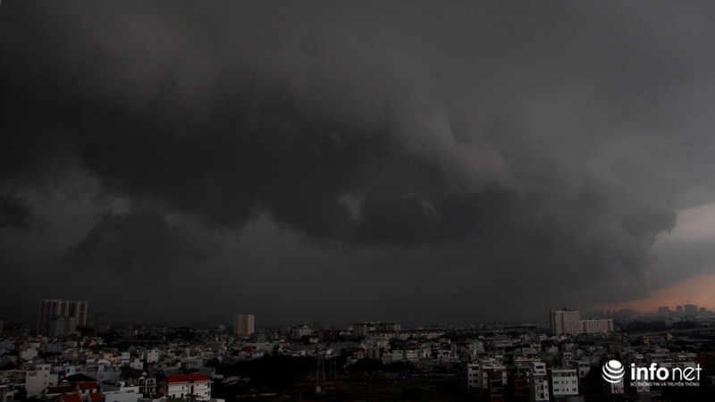 TP.HCM mưa to gió lớn vào ngày cuối tuần - ảnh 1