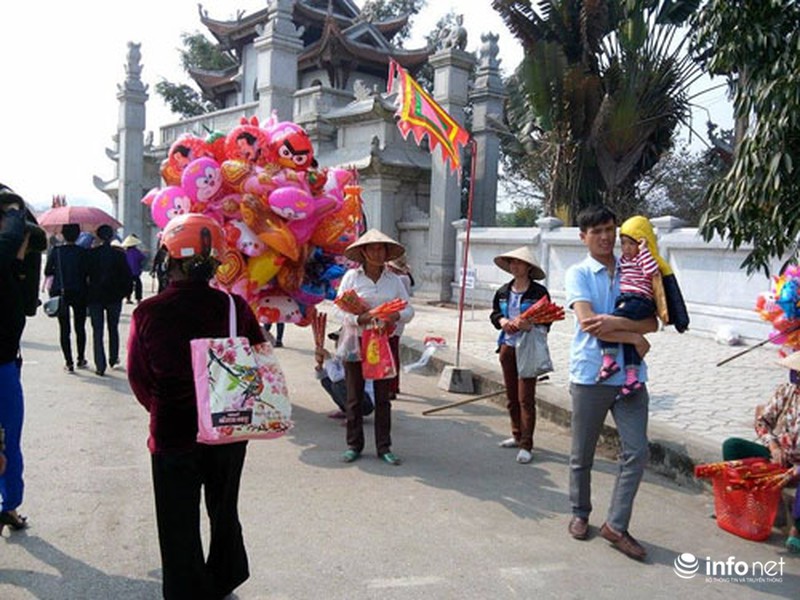 Nô nức trẩy hội Đền Mẫu Âu Cơ - ảnh 2