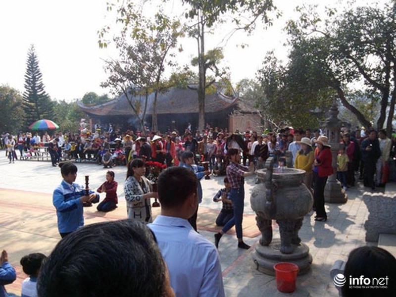 Nô nức trẩy hội Đền Mẫu Âu Cơ - ảnh 8