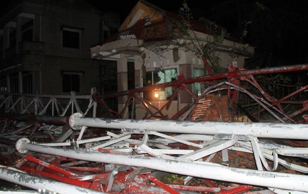 bão số 10; cột phát sóng; Đồng Hới