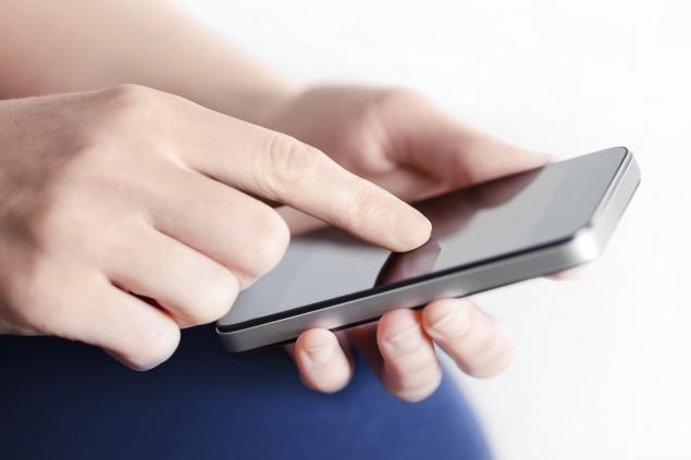 smartphone, cắm sừng, ngoại tình, vợ chồng, nghiện điện thoại, sử dụng, khảo sát,