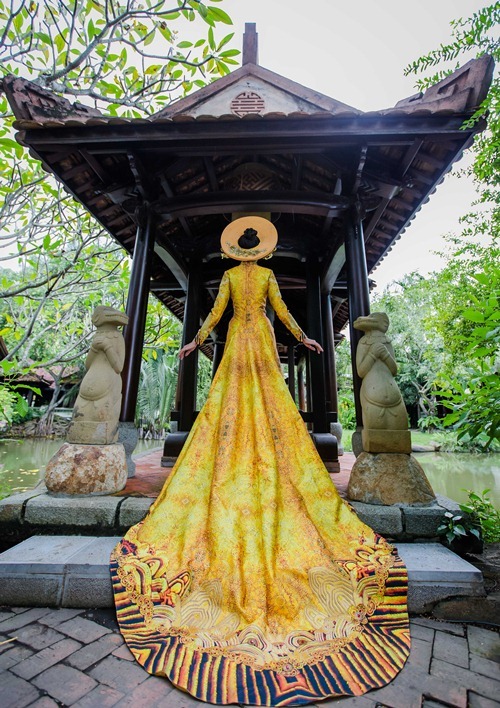 Ngắm áo dài