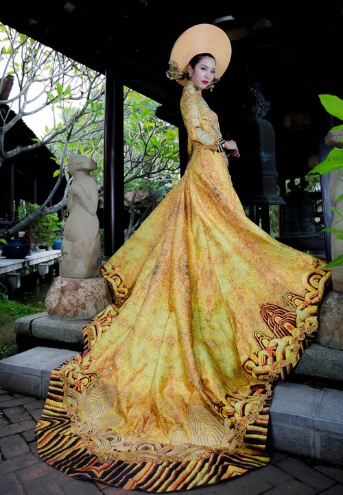 Ngắm áo dài