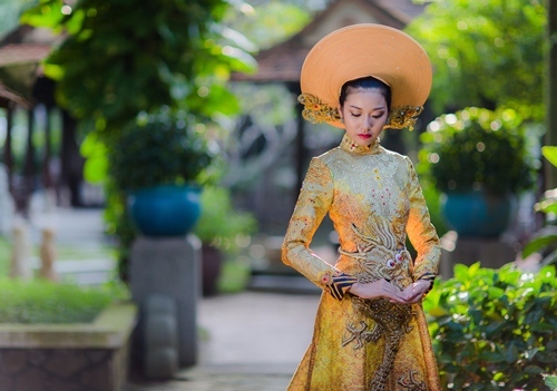 Ngắm áo dài