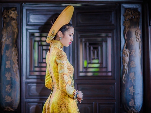 Ngắm áo dài