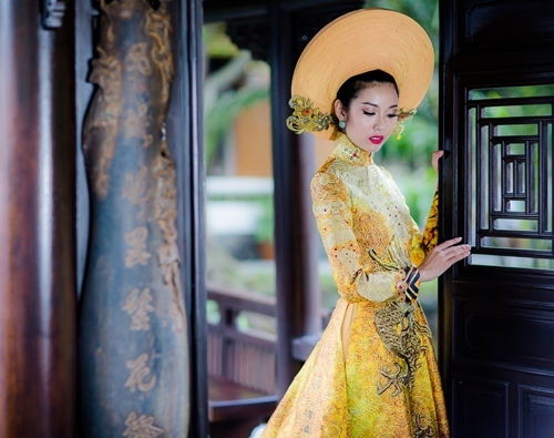 Ngắm áo dài