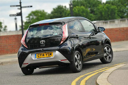 10 ôtô 300 triệu 'ăn” xăng ít nhất cho năm 2016 - ảnh 3