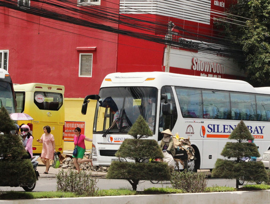 Shop TIN 15/7: Hà Tĩnh: Hàng trăm tấn rác thải có chữ Trung Quốc đổ vào rừng - ảnh 11