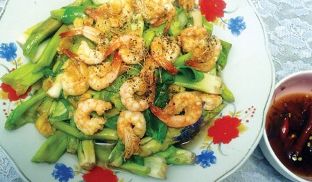 Ở quê chỉ dùng nuôi lợn, bèo lên phố làm đặc sản Hà thành - ảnh 3