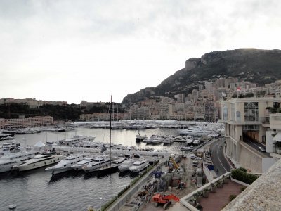 đắt-đỏ, siêu-giàu, đô-thị-cổ, tỷ-phú, doanh-nhân, chính-trị-gia, thành-phố, xa-hoa