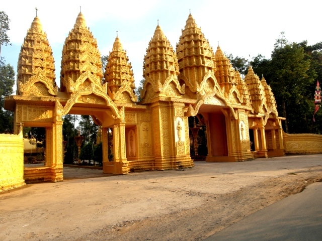 Thuở cơ hàn lận đận nuôi gà, heo của đại gia Trầm Bê - ảnh 2