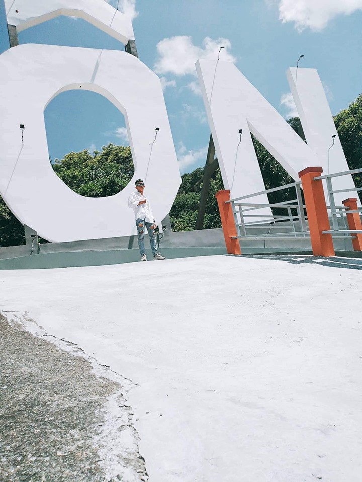 Há hốc mồm với xuất xứ của background sống ảo hình cửa sổ máy bay siêu to khổng lồ đang hot ở An Giang - Ảnh 4.