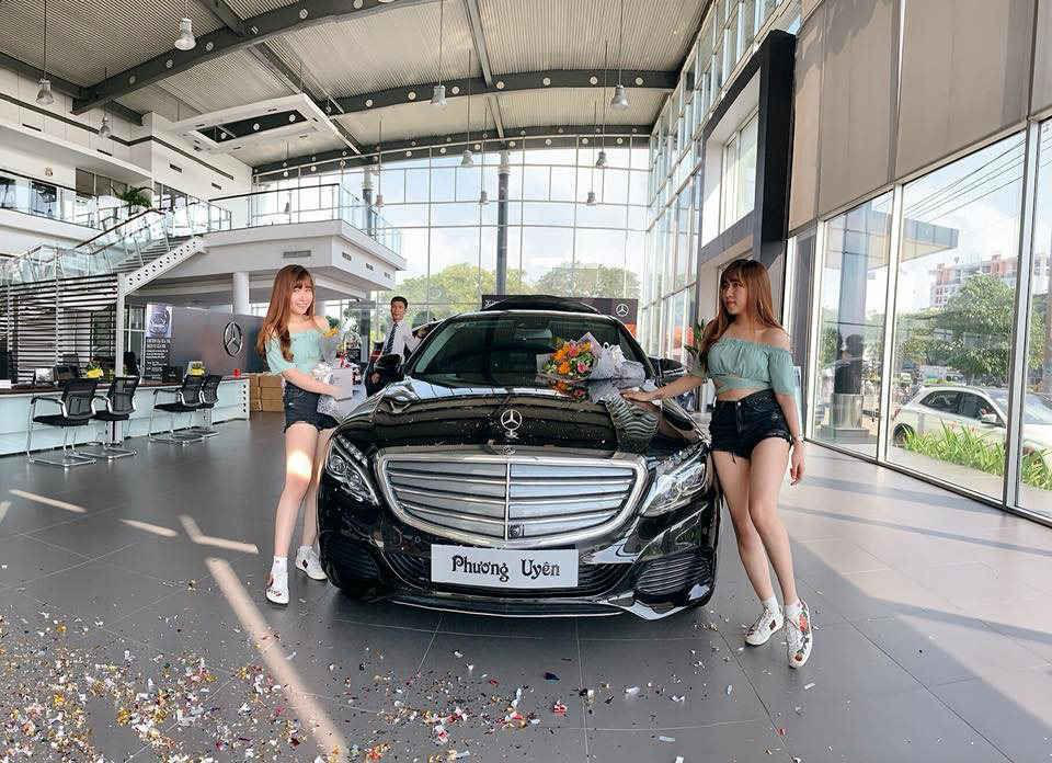 Hot streamer Việt và cuộc chạy đua xế hộp tiền tỷ - Ảnh 1. Hot streamer Việt và cuộc chạy đua xế hộp tiền tỷ - Ảnh 1.