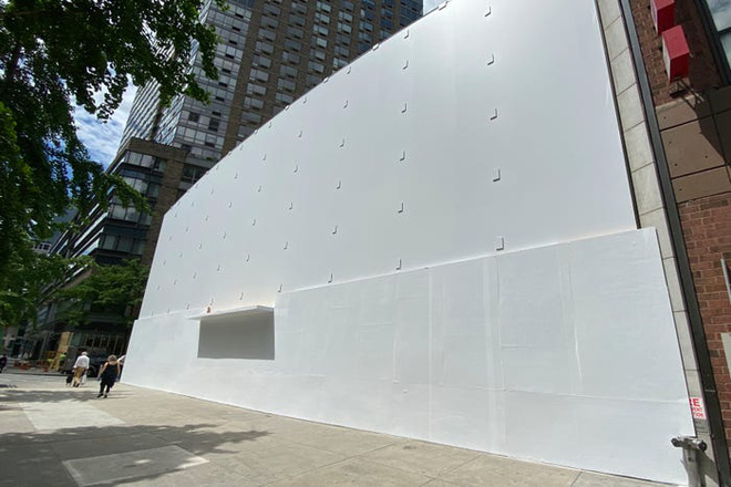 Lo sợ bị dân quá khích đập phá hoặc ăn trộm, Apple Store khắp nước Mỹ lập tức phòng thủ kiên cố theo cách đầy dã chiến - Ảnh 2.