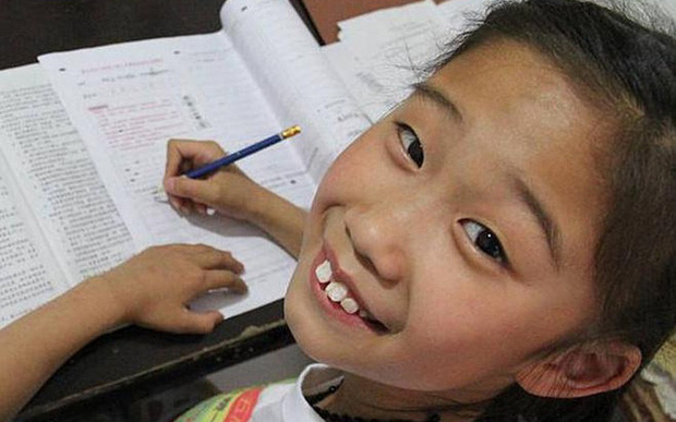 Cô bé từng gây sốt vì 10 tuổi đã vào đại học nhưng tình trạng hiện tại khiến ai cũng xót xa, sốc nhất là sự thật sau danh