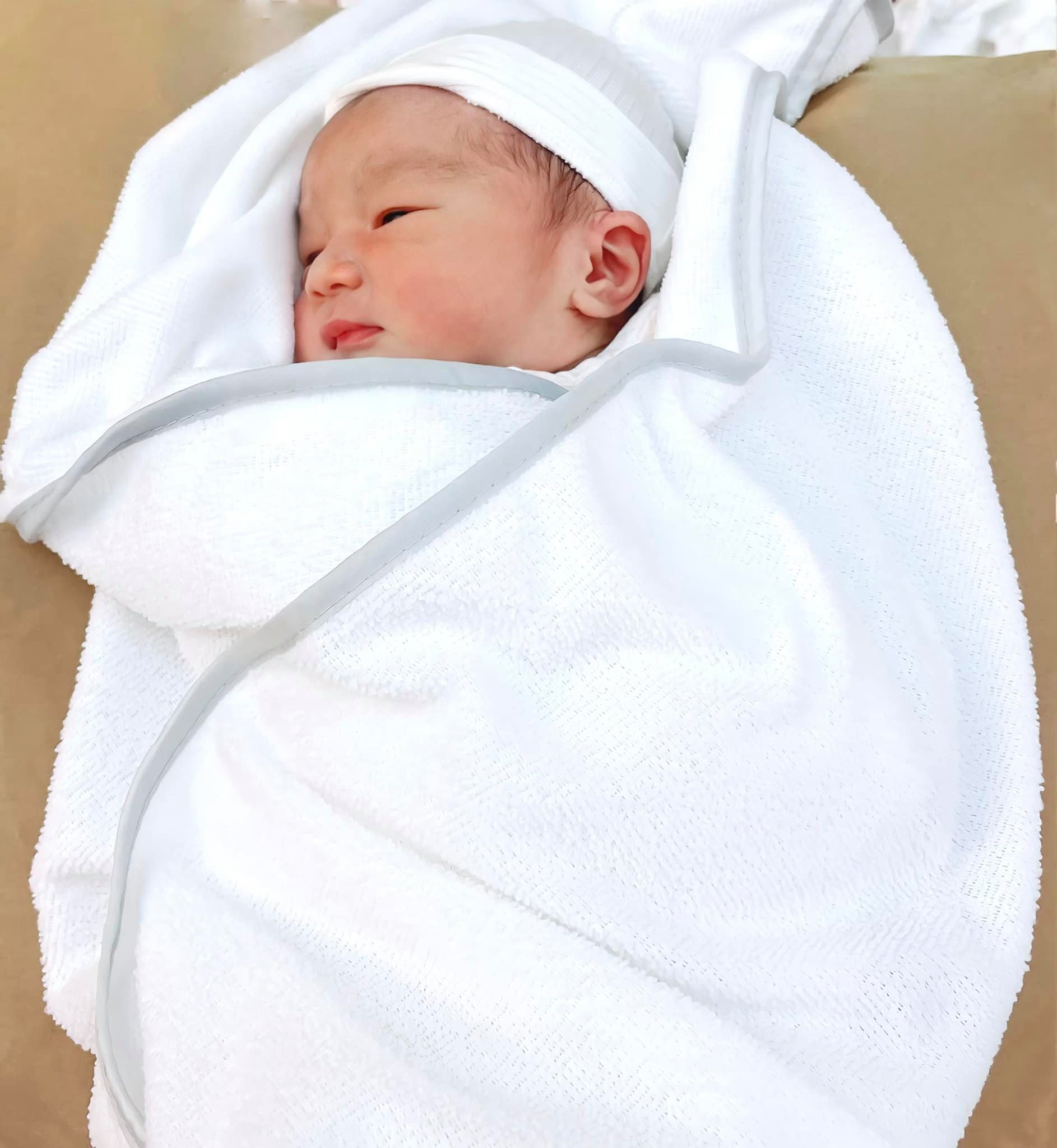 HOT TƯNG BỪNG: Bảo Thy đã hạ sinh quý tử đầu lòng cho ông xã đại gia, tiết lộ luôn dung mạo và thông tin của bé! - Ảnh 2.