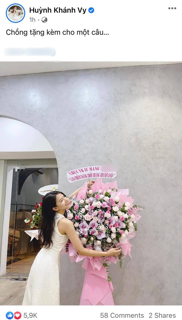 Phan Mạnh Quỳnh bí mật tặng quà vợ nhưng lại bị cảnh sát chính tả soi lỗi, ngay lập tức phải đưa bằng chứng minh oan - Ảnh 2. Phan Mạnh Quỳnh bí mật tặng quà vợ nhưng lại bị cảnh sát chính tả soi lỗi, ngay lập tức phải đưa bằng chứng minh oan - Ảnh 2.