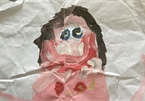 Con trai 3 tuổi vẽ tranh mẹ khỏa thân, nghe đến lý do ai cũng phải bất ngờ