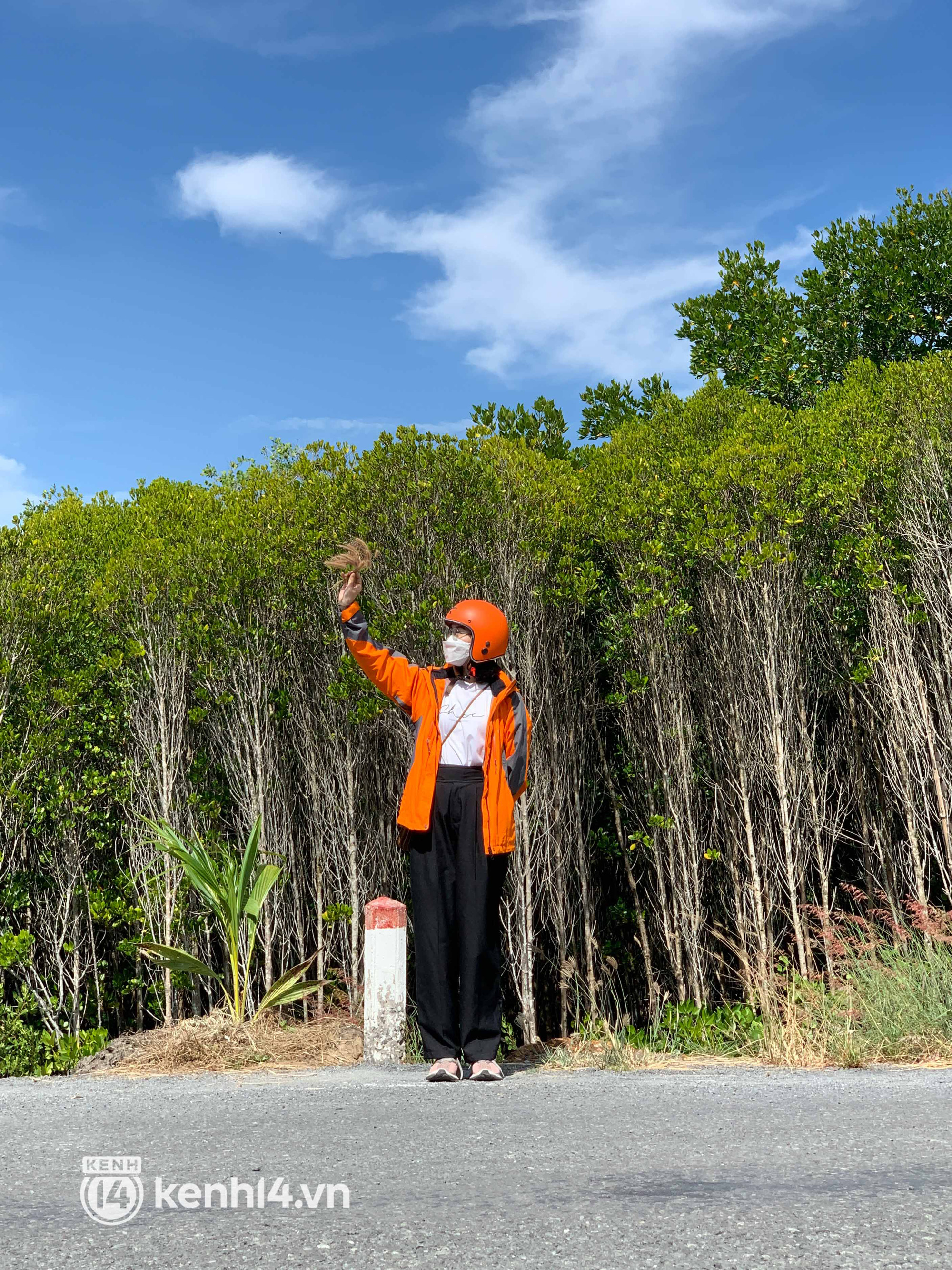 Chợ hải sản hot nhất TP.HCM đông nghẹt khách dịp lễ: Tiểu thương bán không kịp thở, nhà chòi kín chỗ phải xua tay đuổi khách - Ảnh 4.