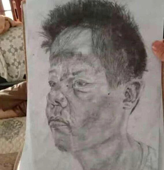 Con trai vẽ chân dung bố xếp hạng 1 trên lớp, vẽ thì rõ đẹp nhưng bố nhìn thấy liền nổi đóa vì không chấp nhận được - Ảnh 2.