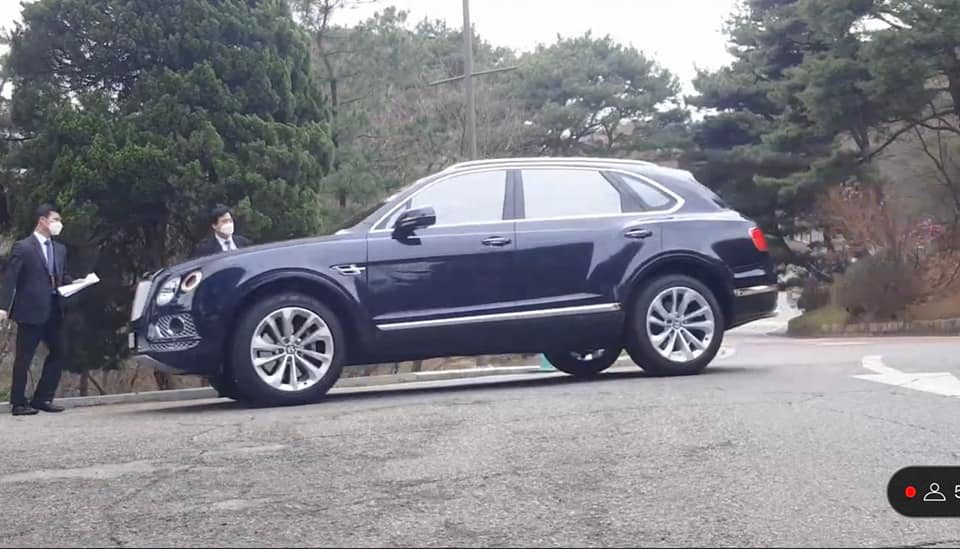 Stunned the fleet of super cars that landed at the wedding of Hyun Bin - Son Ye Jin: Maybach, Roll Royce, Ferrari to Lamborghini, G63 followed!  - Photo 11.