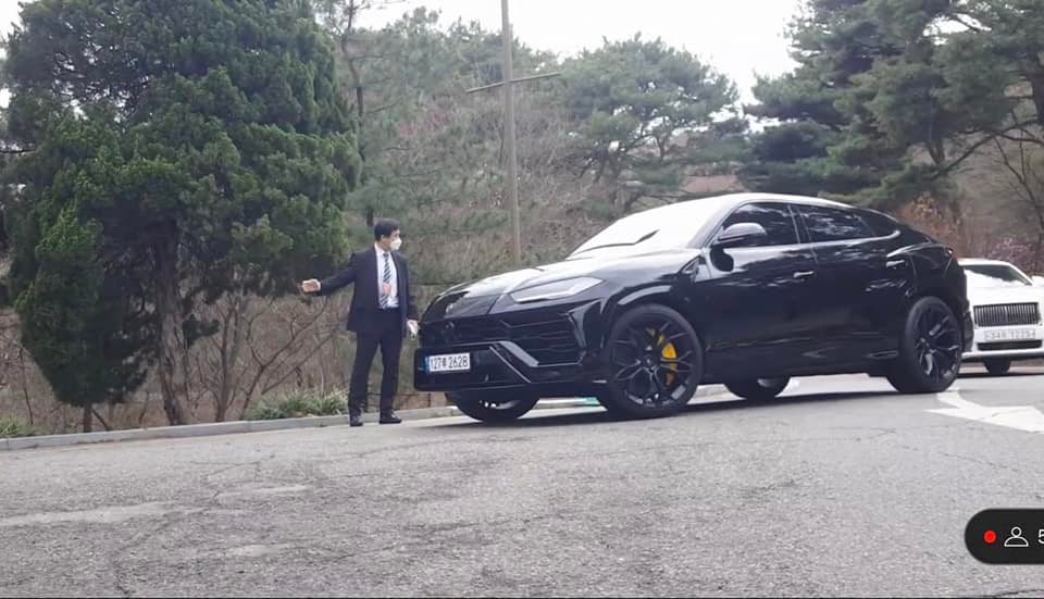 Stunned the fleet of super cars that landed at the wedding of Hyun Bin - Son Ye Jin: Maybach, Roll Royce, Ferrari to Lamborghini, G63 followed!  - Photo 14.
