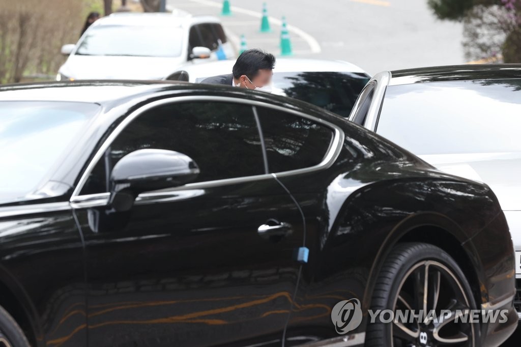 Stunned the fleet of super cars that landed at the wedding of Hyun Bin - Son Ye Jin: Maybach, Roll Royce, Ferrari to Lamborghini, G63 followed!  - Photo 6.