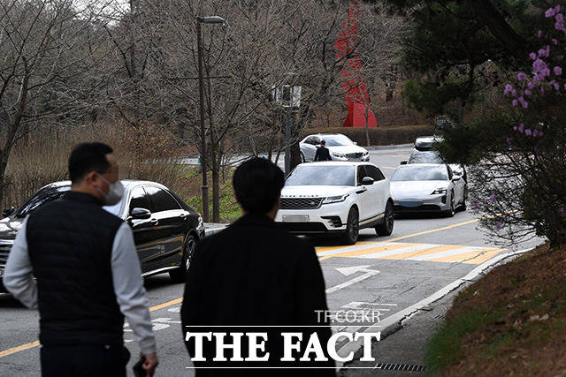 Stunned the fleet of super cars that landed at the wedding of Hyun Bin - Son Ye Jin: Maybach, Roll Royce, Ferrari to Lamborghini, G63 followed!  - Photo 9.