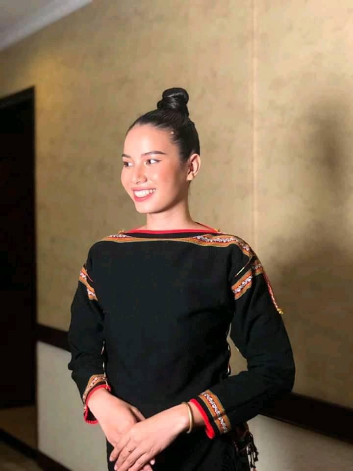 Cô gái Ê Đê được Hhen Niê tặng giày tiếp tục thi Hoa hậu: Mẹ và bà ngày đêm may trang phục cho mình kịp vòng sơ khảo - Ảnh 5.