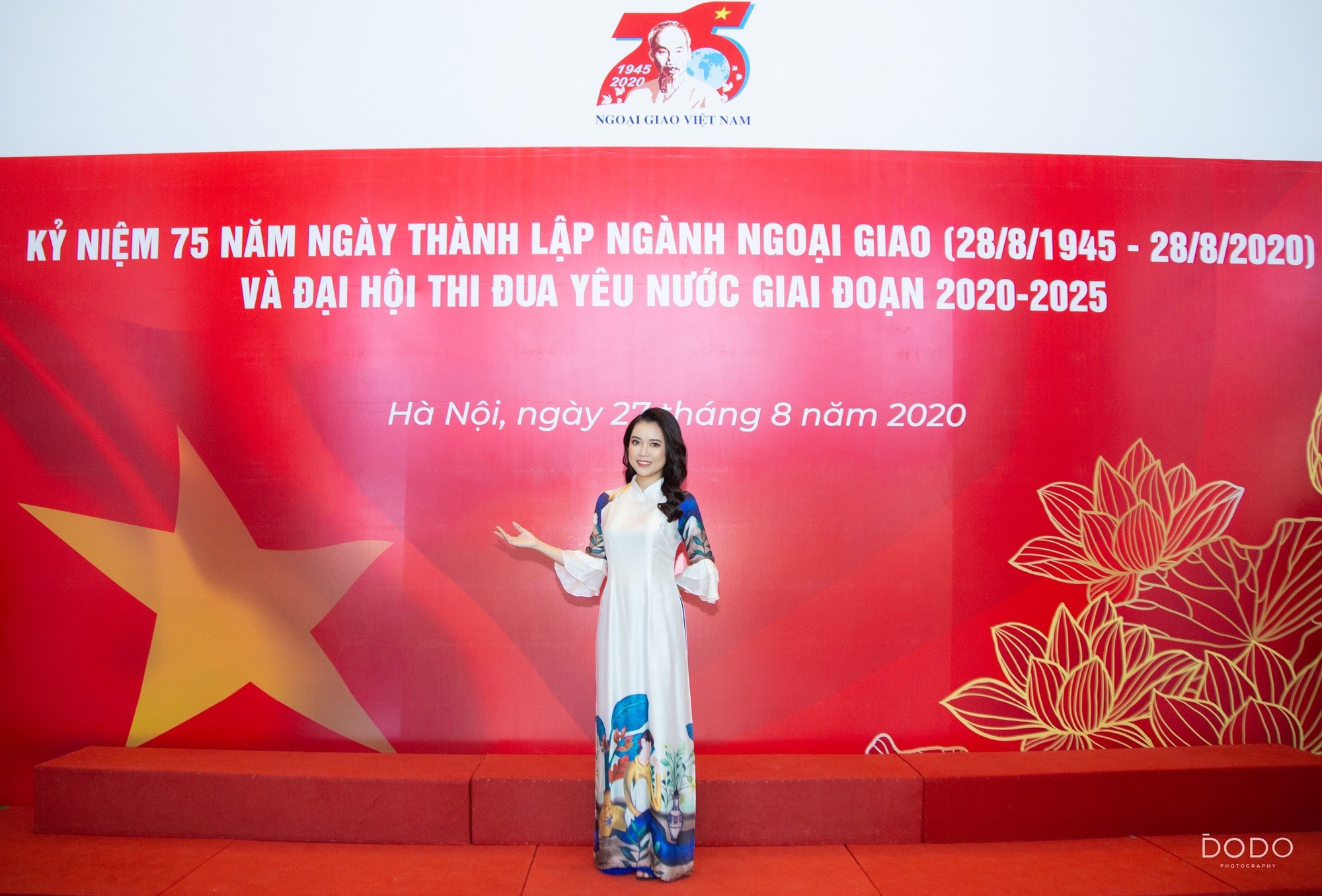 Từng phải góp từng đồng lẻ đăng ký khóa học dẫn chương trình, nữ sinh 41kg lột xác thành MC quen mặt của Bộ Ngoại giao - Ảnh 4.