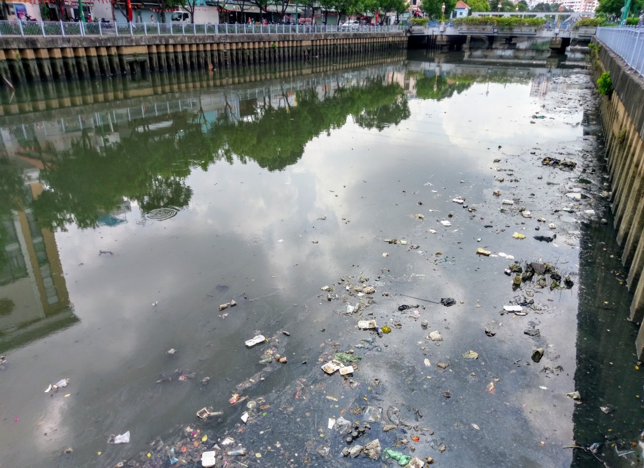HCM City canals battle severe pollution