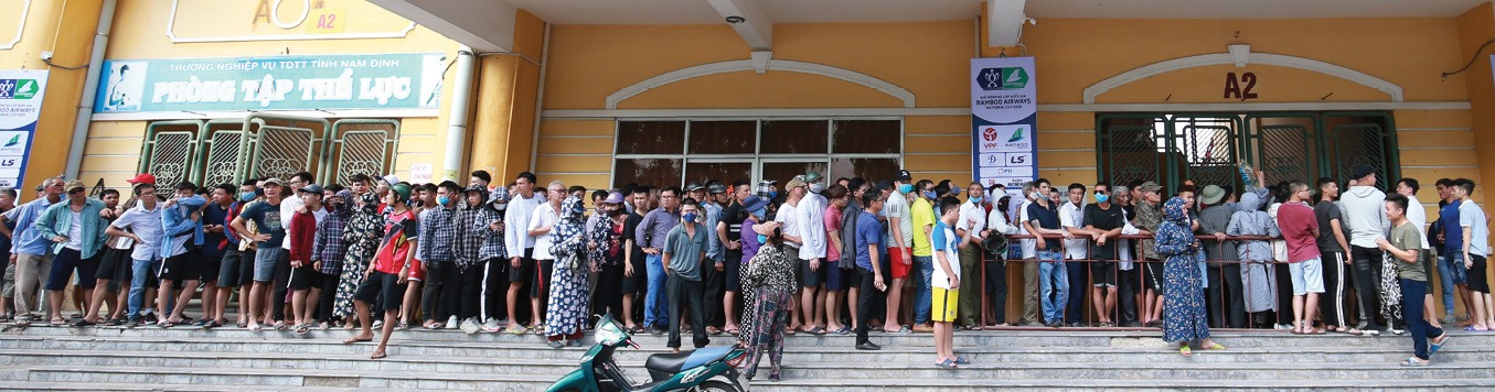 Football resumes after virus outbreak