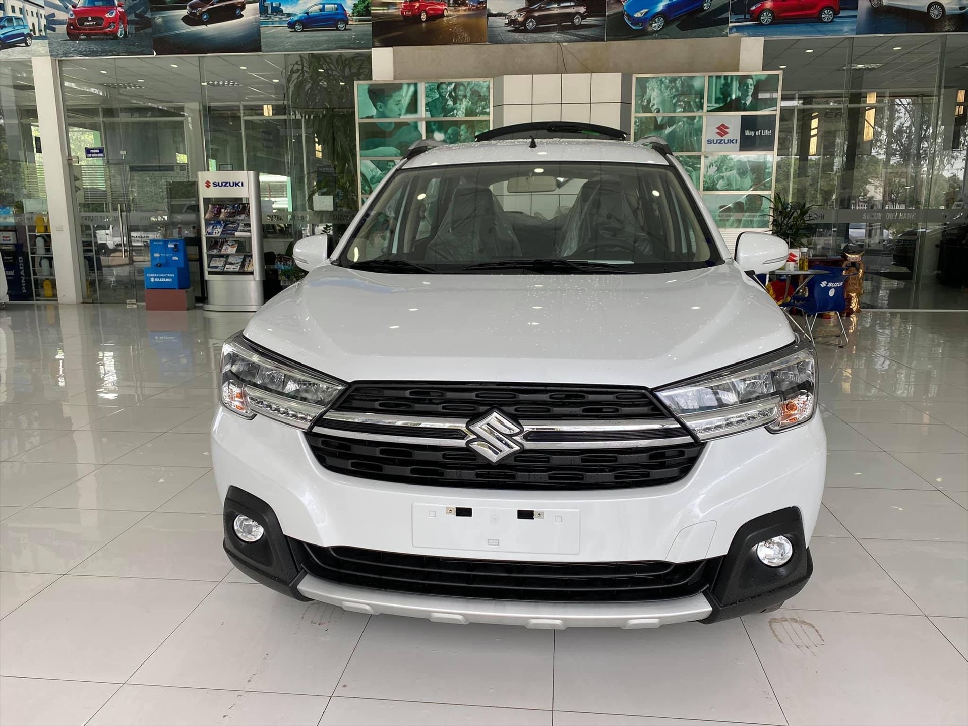 Suzuki XL7 sở hữu một diện mạo hoàn toàn mới với thiết kế hầm hố đặc trưng của một chiếc SUV gầm cao. Ảnh: Trang Hoài