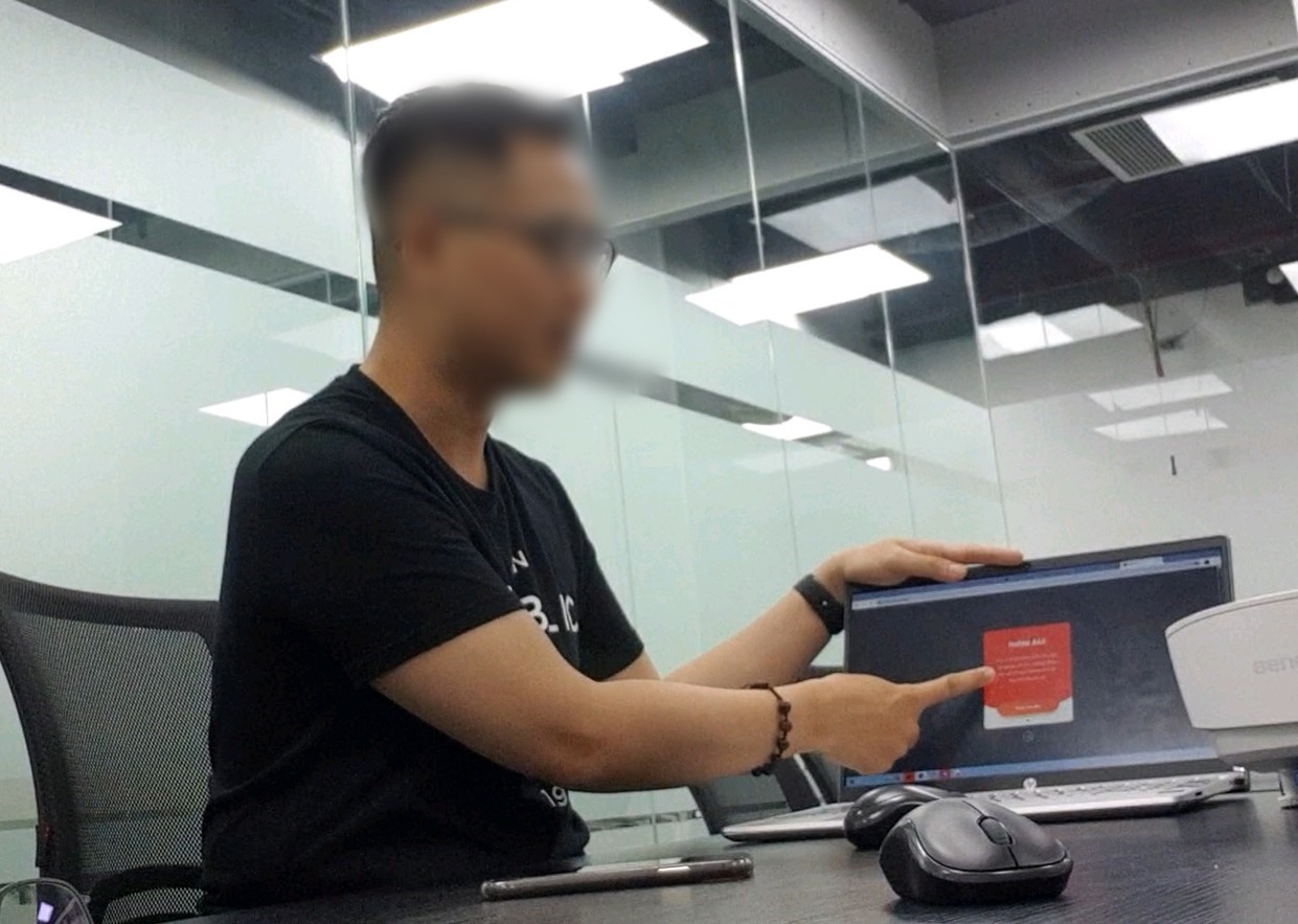 Đại diện Vdong giải thích về khoản phí dịch vụ “cắt cổ“. Ảnh: PV