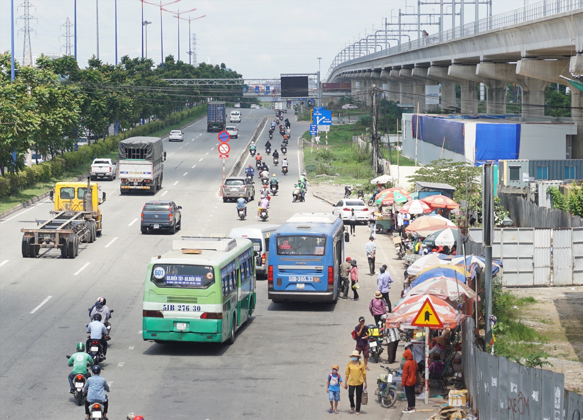 More bus routes in HCM City suspended