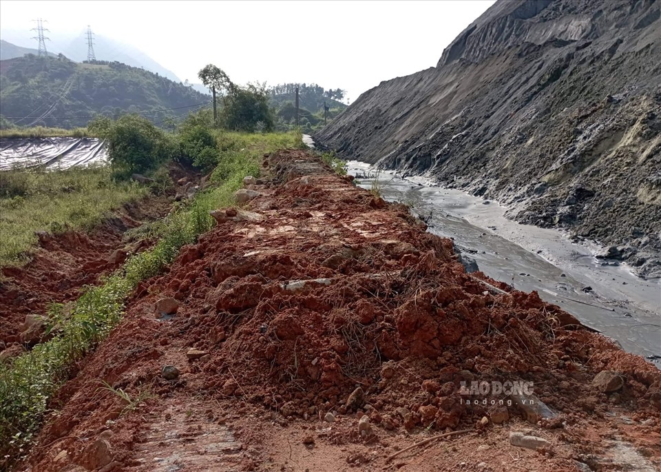 Bãi Gyps của Công ty Cổ phần DAP số 2 - Vinachem rò rỉ nước thải.