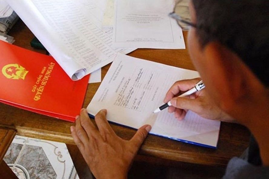 Trong 4 khoản tiền phải nộp, tiền sử dụng đất là lớn nhất và cách tính phức tạp nhất. Ảnh: LĐO