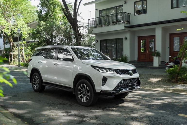 Xếp hạng 10: Toyota Fortuner đạt doanh số 64.093 xe, chiếm 2,2% thị phần. Mẫu SUV cũng đứng ở vị trí này trong bảng xếp hạng những chiếc xe bán chạy nhất Đông Nam Á 2020. (Ảnh: Toyota Việt Nam)