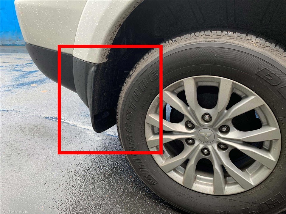 Chắn bùn ô tô. Ảnh: Tuấn Phan