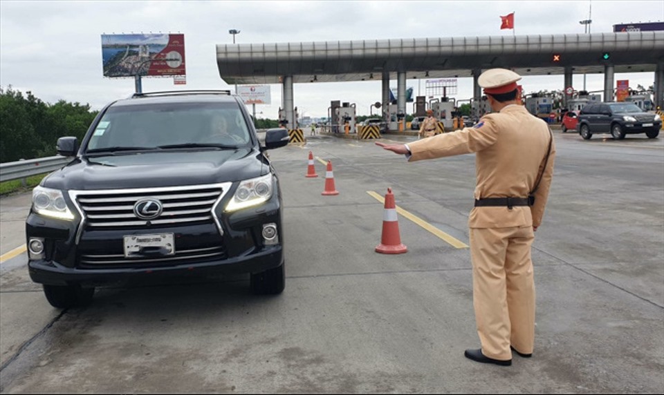 Những lỗi nguy hiểm tài xế thường mắc phải trên đường cao tốc