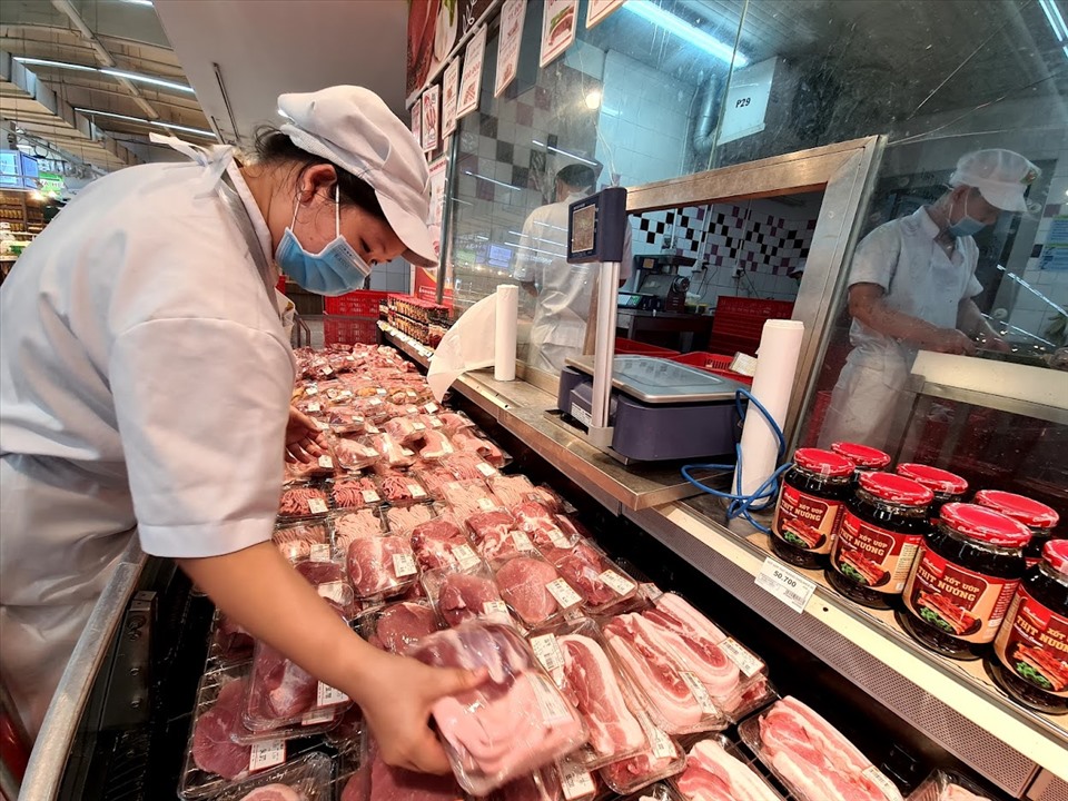 Giá lợn hơi dừng trạng thái 'rơi tự do', nhưng khó tăng mạnh trong Tết