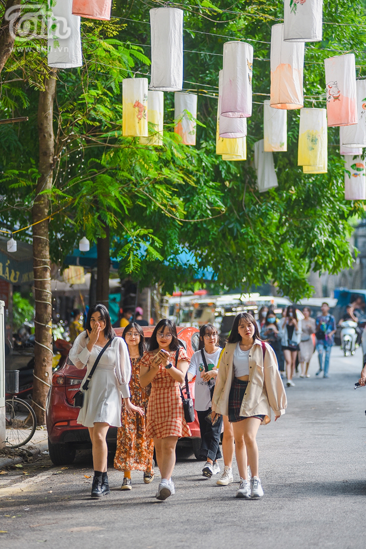 The street proves to be popular among visitors, particularly young people, during celebrations for the Full-moon Festival.